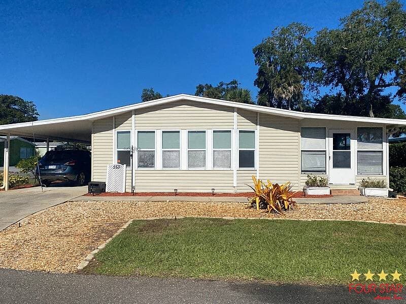 Manufactured home in Edgewater, FL 32141