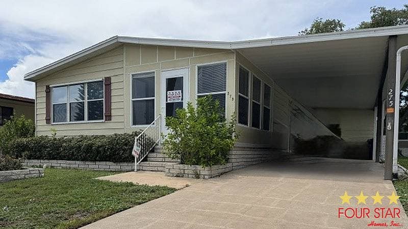Manufactured home in Vero Beach, FL 32966