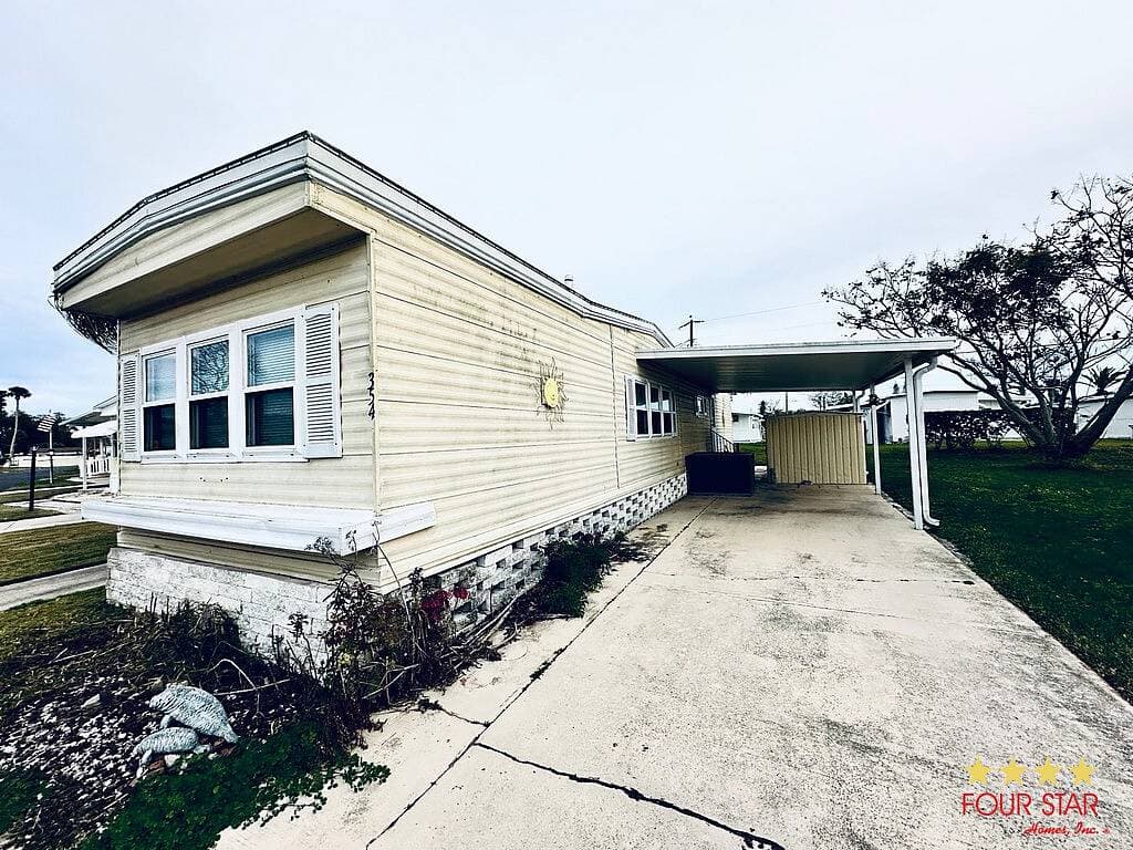 Manufactured home in South Daytona, FL 32119