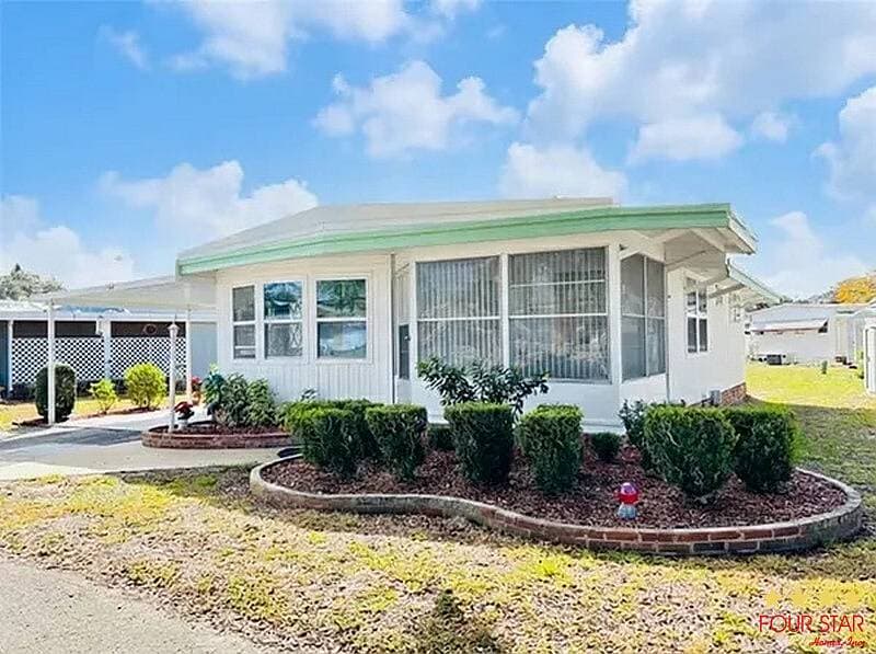 Manufactured home in Leesburg, FL 34788