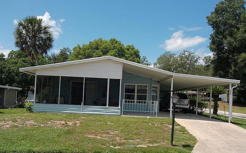 Manufactured home in Orange City, FL 32763