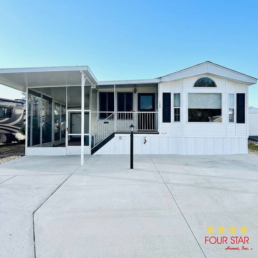 Manufactured home in Clermont, FL 34715