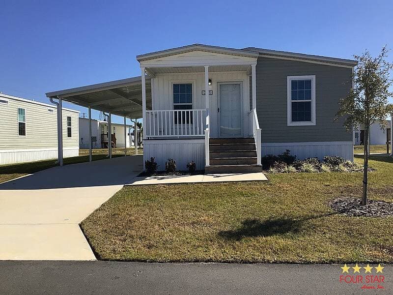 Manufactured home in Avon Park, FL 33825