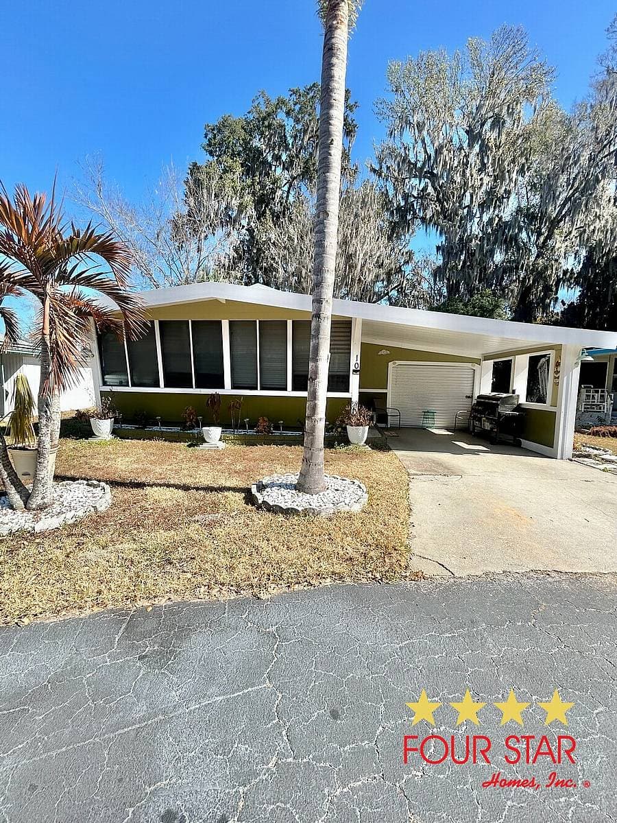 Manufactured home in South Daytona, FL 32119