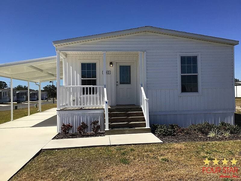 Manufactured home in Avon Park, FL 33825