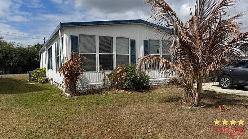 Manufactured home in Vero Beach, FL 32966