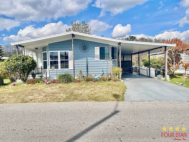 Manufactured home in Kissimmee, FL 34746