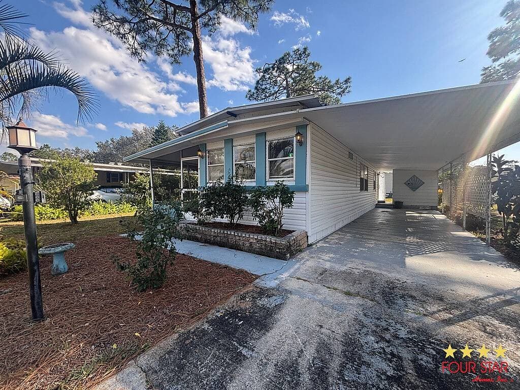 Manufactured home in DeLand, FL 32724