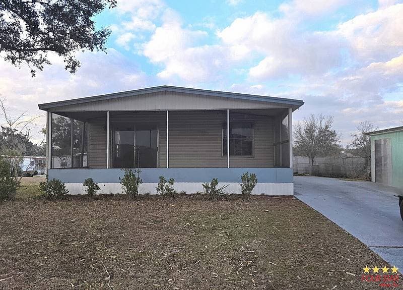 Manufactured home in Ocala, FL 34479