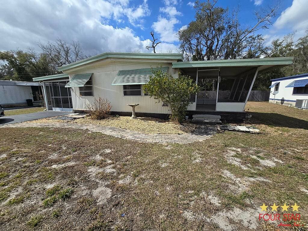 Manufactured home in Leesburg, FL 34788