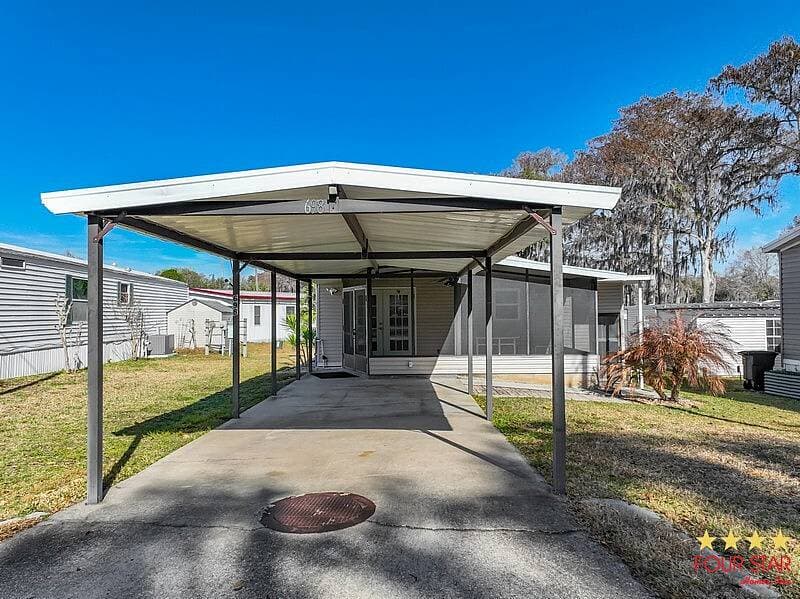 Manufactured home in Leesburg, FL 34748