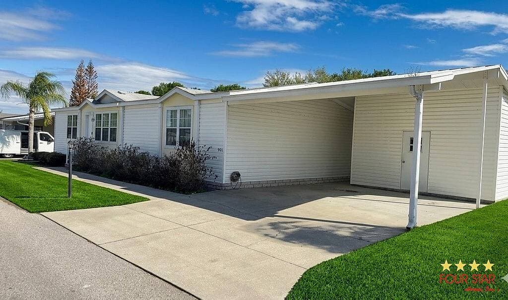 Manufactured home in Davenport, FL 33897