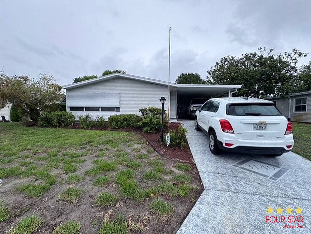 Manufactured home in DeLand, FL 32724