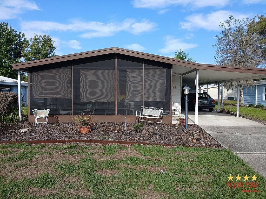 Manufactured home in Lake Helen, FL 32727