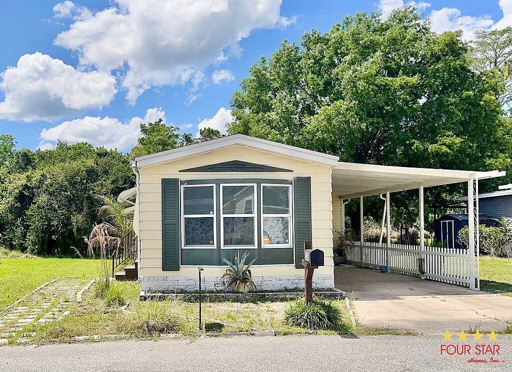 Manufactured home in Kissimmee, FL 34746