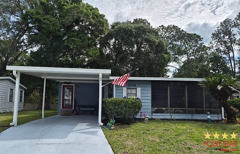 Manufactured home in Port Orange, FL 32129