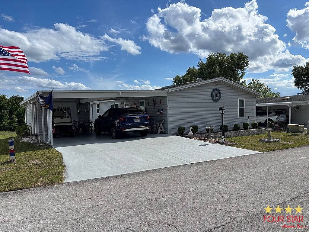 Manufactured home in Orange City, FL 32763
