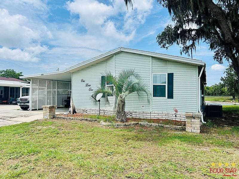 Manufactured home in Leesburg, FL 34788