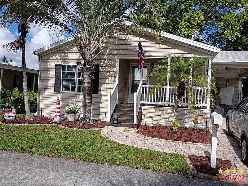 Manufactured home in Margate, FL 33063