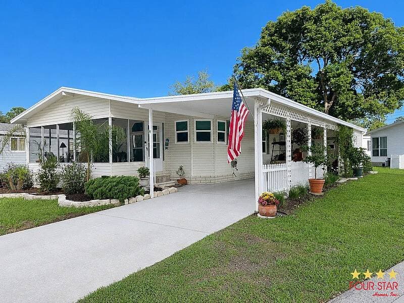 Manufactured home in DeBary, FL 32713