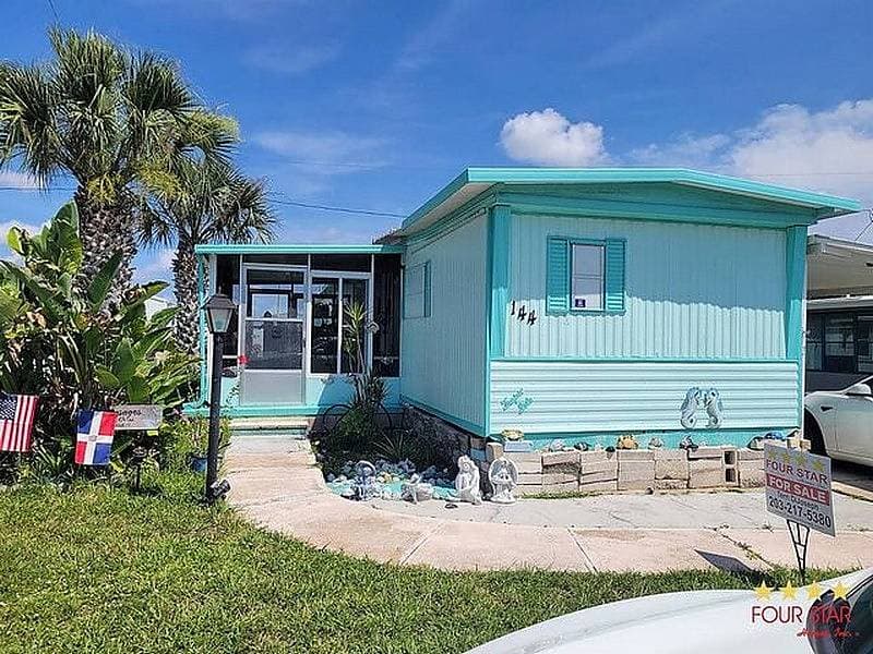 Manufactured home in South Daytona, FL 32119