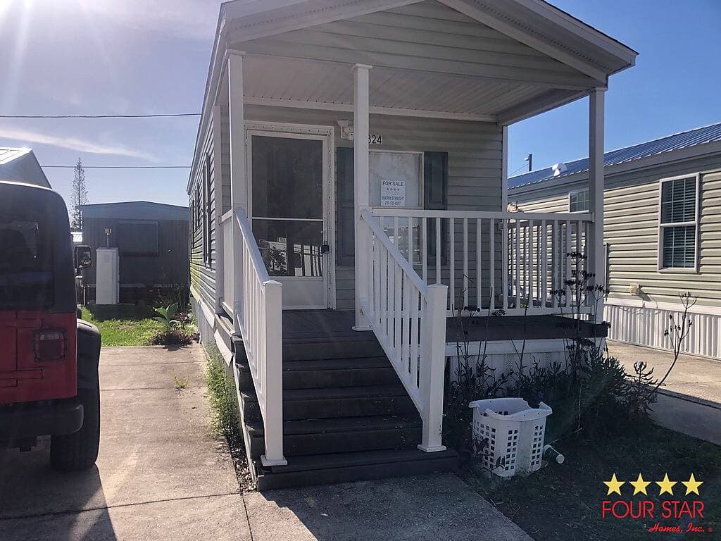 Manufactured home in Avon Park, FL 33825
