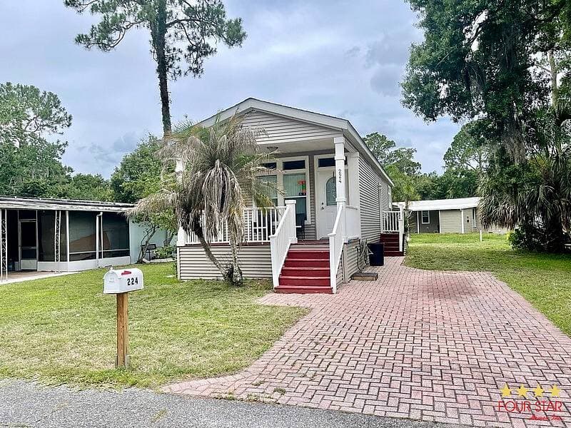 Manufactured home in Kissimmee, FL 34746