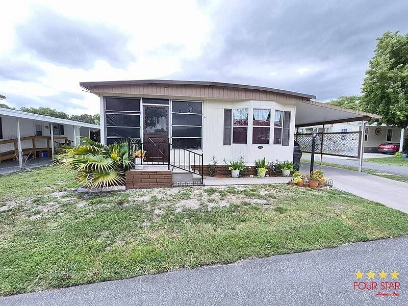 Manufactured home in DeLand, FL 32724