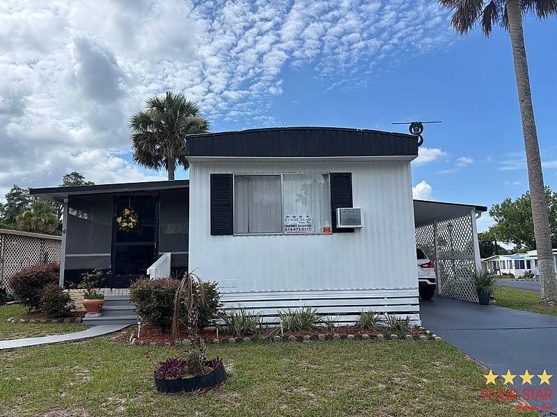Manufactured home in Orange City, FL 32763