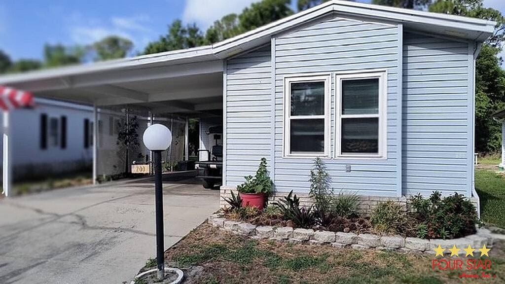 Manufactured home in Haines City, FL 33844