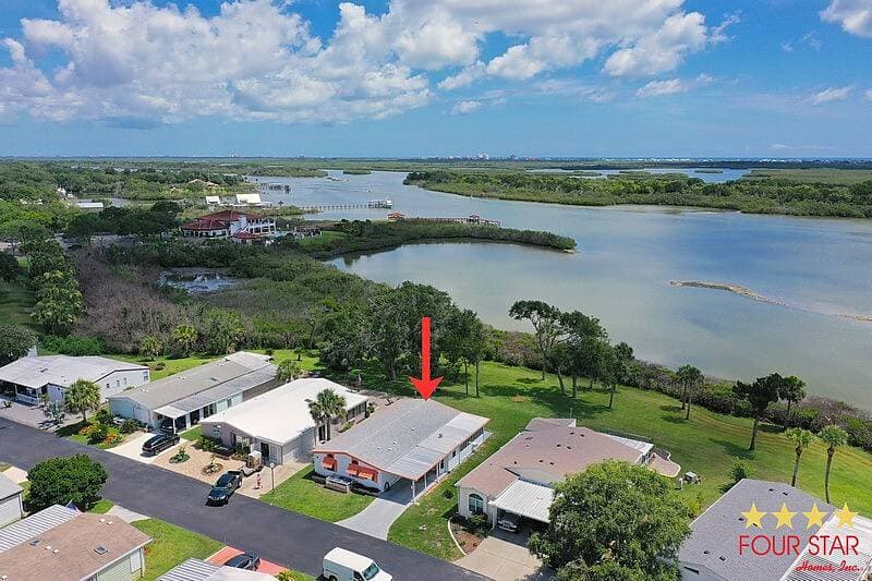Manufactured home in Edgewater, FL 32141