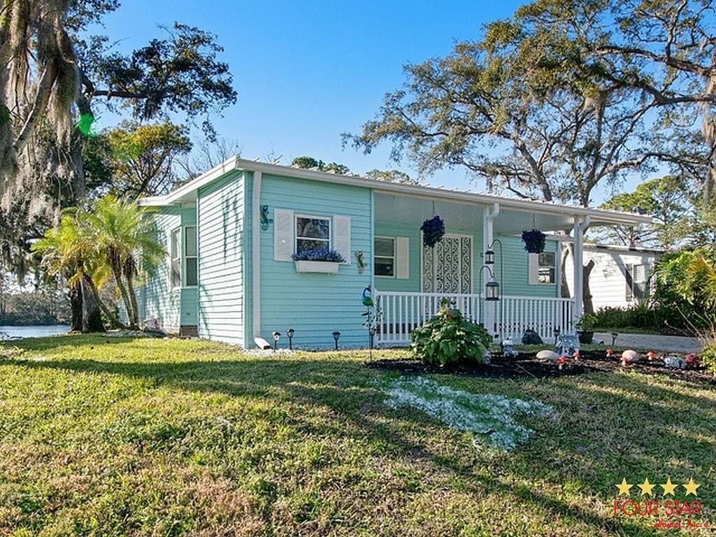 Manufactured home in Ormond Beach, FL 32174