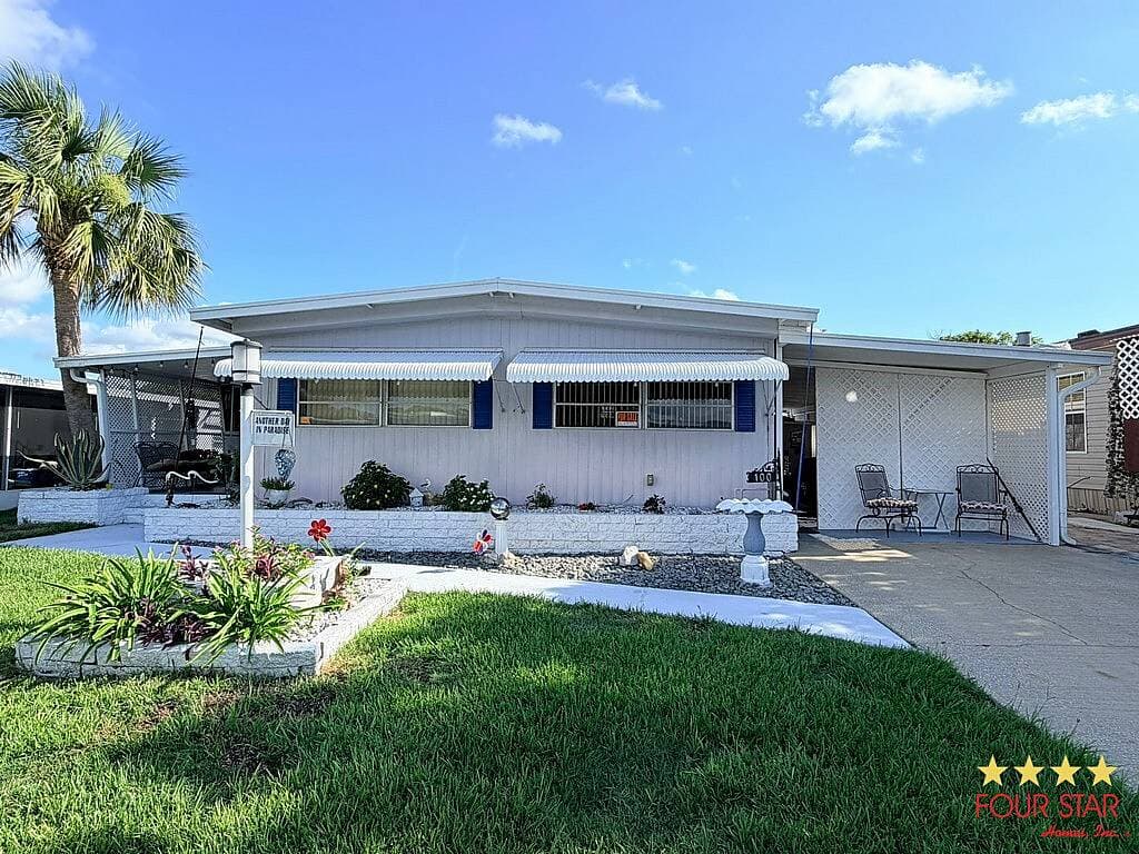 Manufactured home in Port Orange, FL 32127