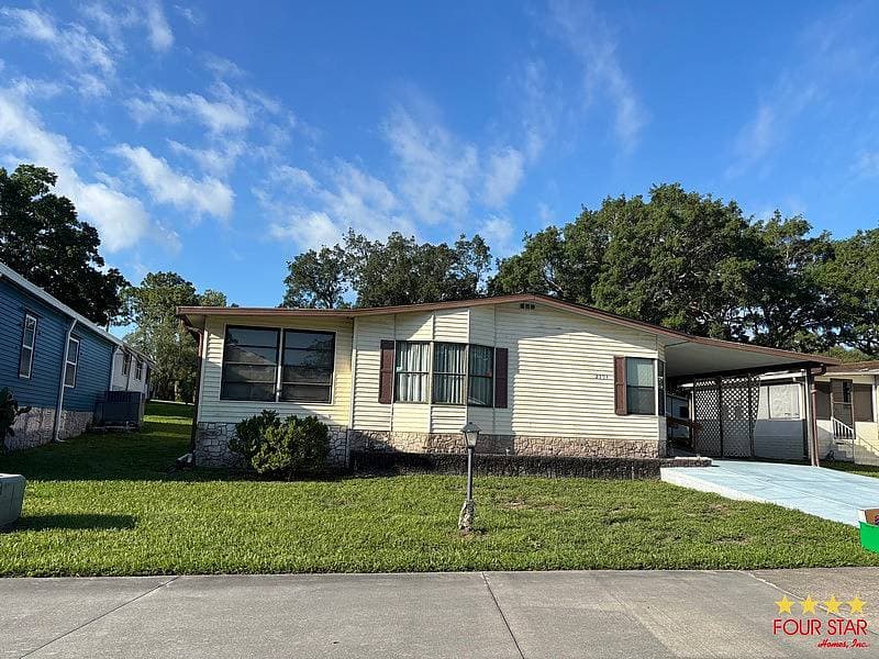 Manufactured home in Orange City, FL 32763