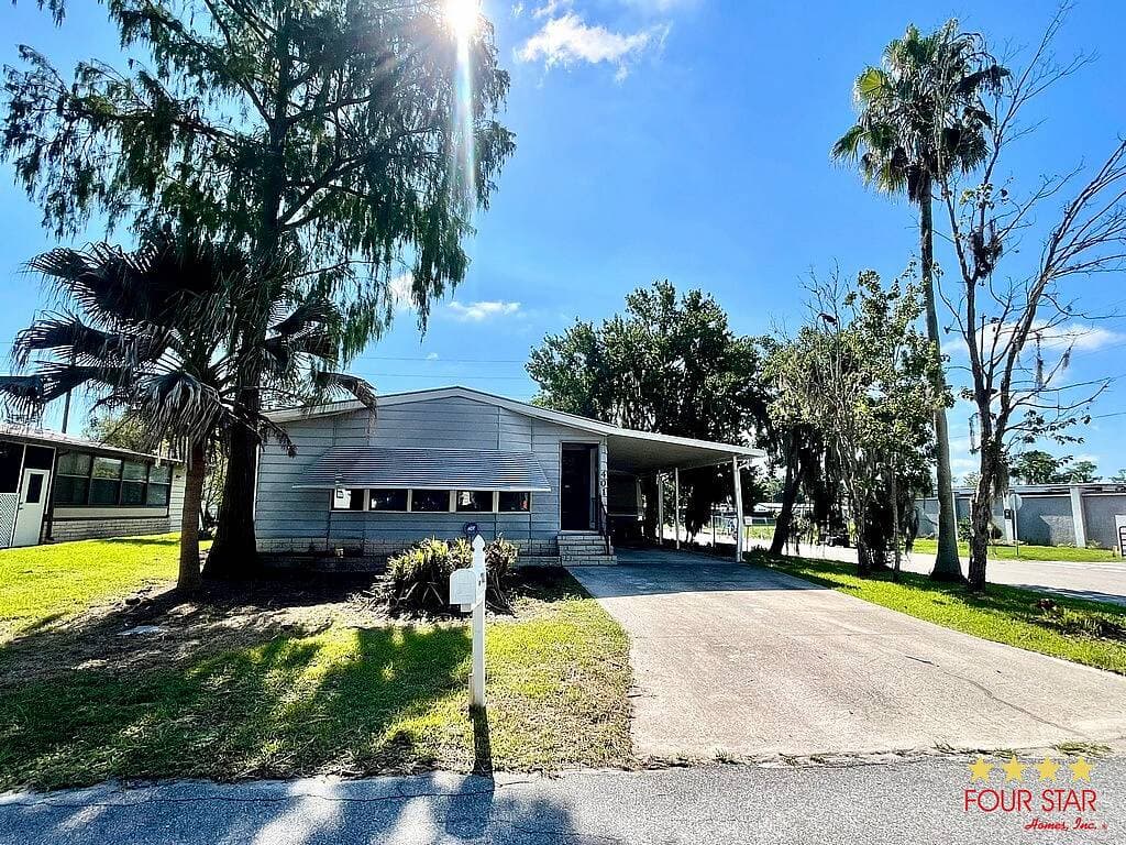 Manufactured home in Kissimmee, FL 34746