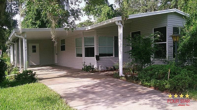 Manufactured home in DeLand, FL 32724