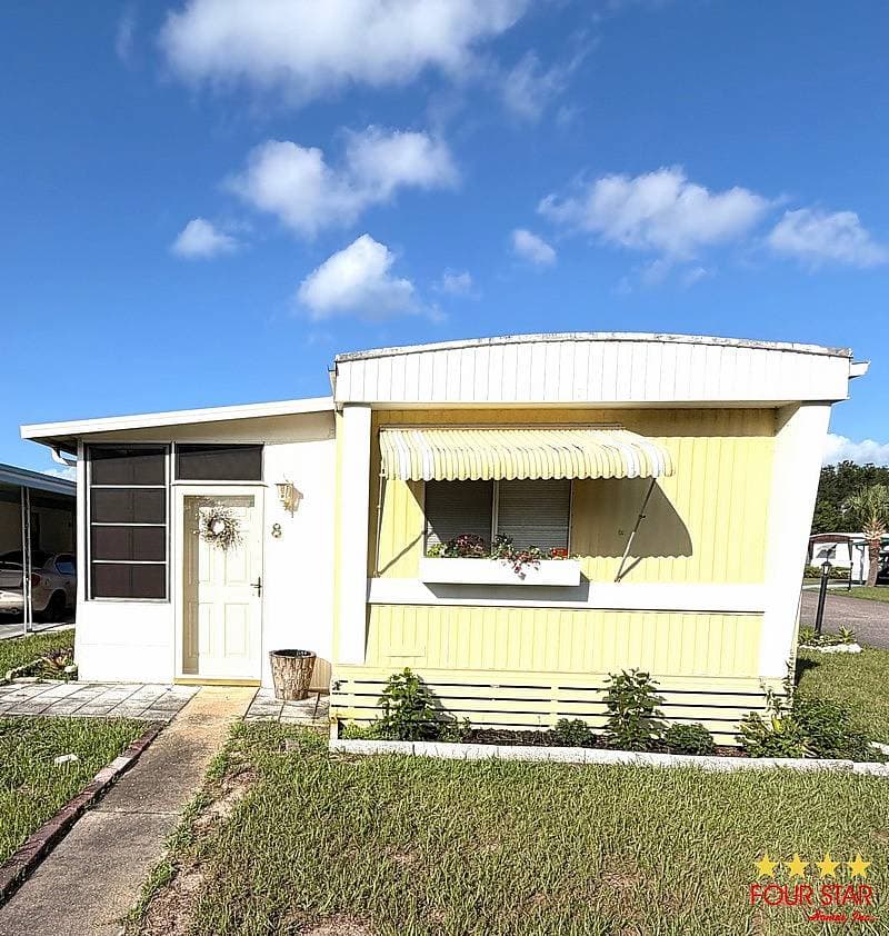 Manufactured home in DeLand, FL 32724