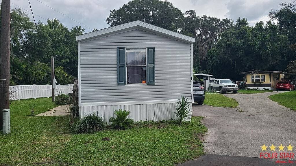 Manufactured home in New Smyrna Beach, FL 32168