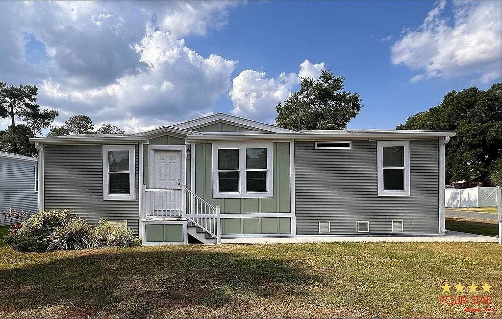 Manufactured home in Leesburg, FL 34748