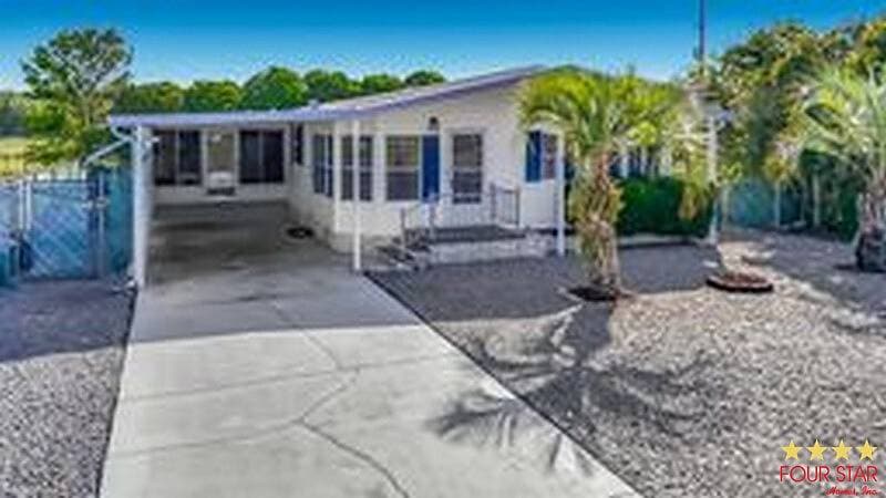 Manufactured home in Brooksville, FL 34613