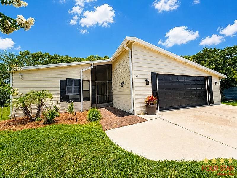 Manufactured home in Ormond Beach, FL 32174
