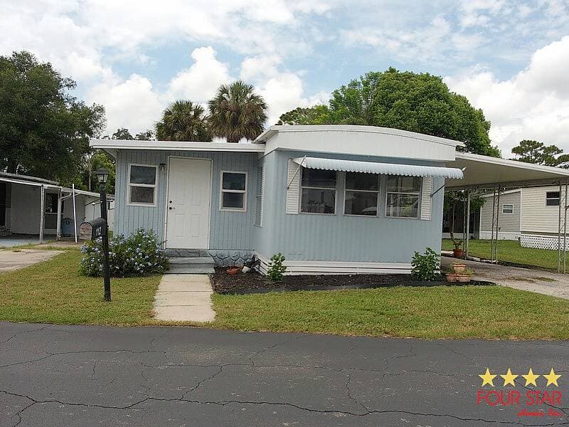 Manufactured home in Orange City, FL 32763