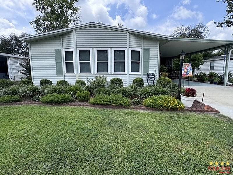 Manufactured home in DeLand, FL 32724