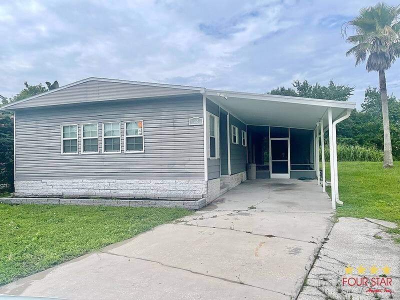 Manufactured home in Kissimmee, FL 34746