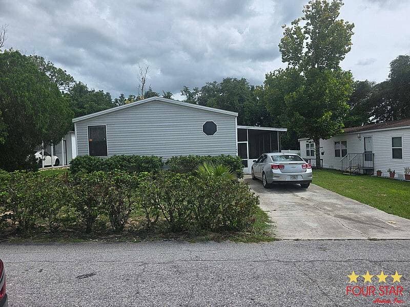 Manufactured home in Clermont, FL 34711
