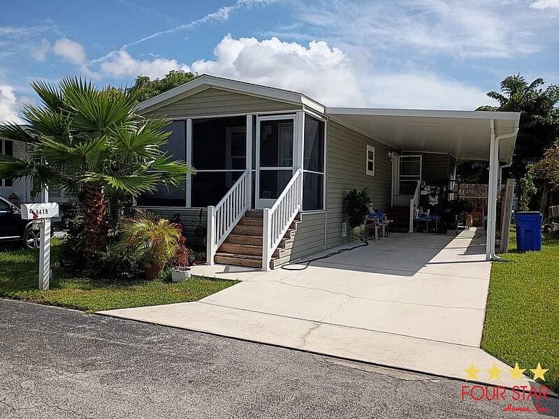 Manufactured home in Margate, FL 33063