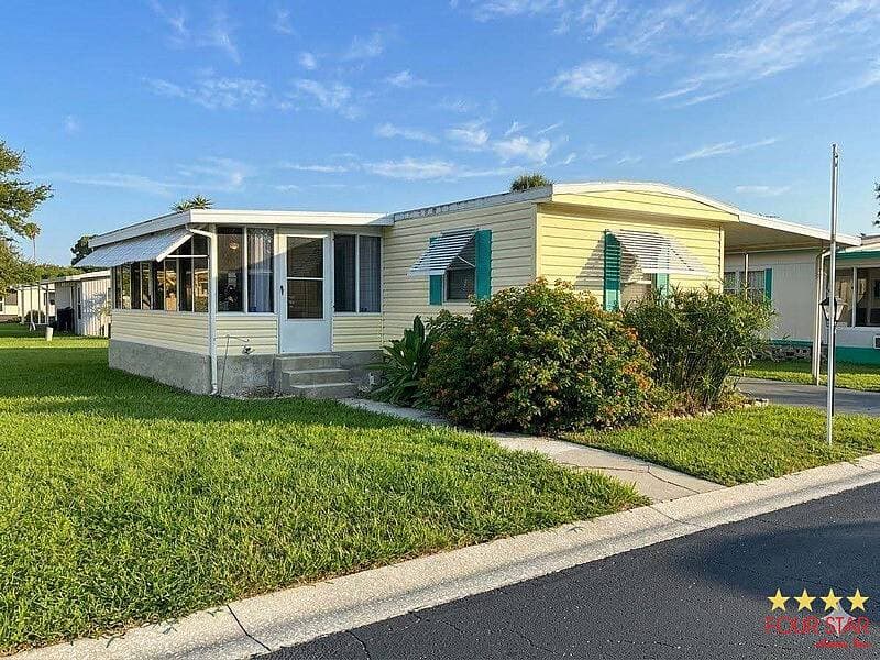 Manufactured home in Holly Hill, FL 32117