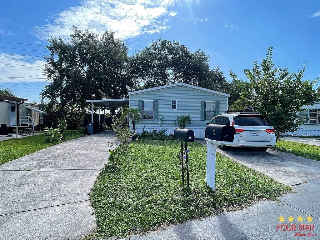 Manufactured home in Kissimmee, FL 34746