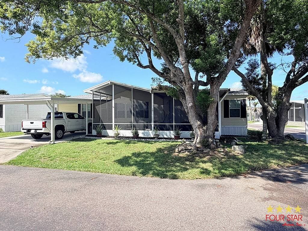 Manufactured home in Ormond Beach, FL 32174