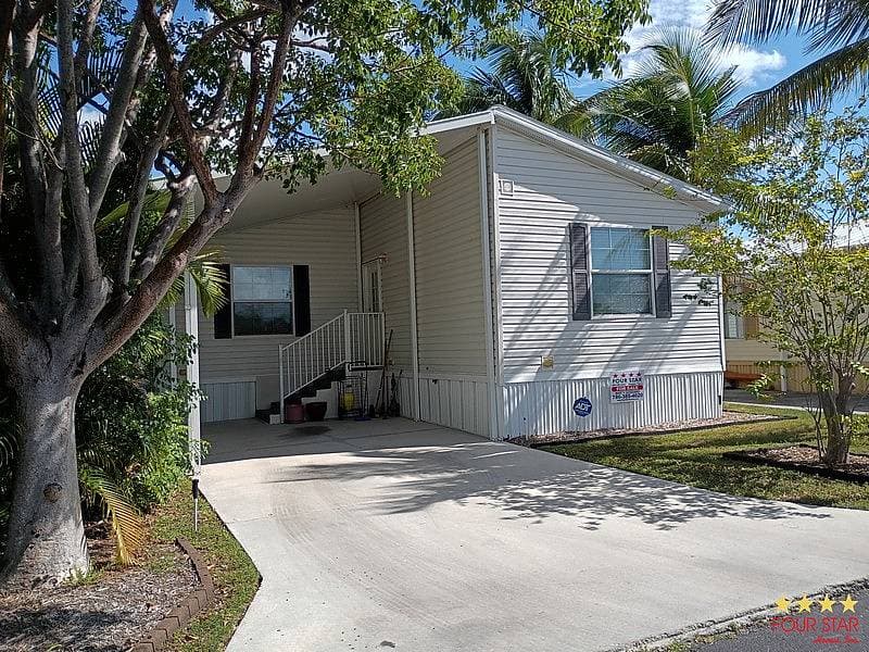 Manufactured home in Fort Lauderdale, FL 33315
